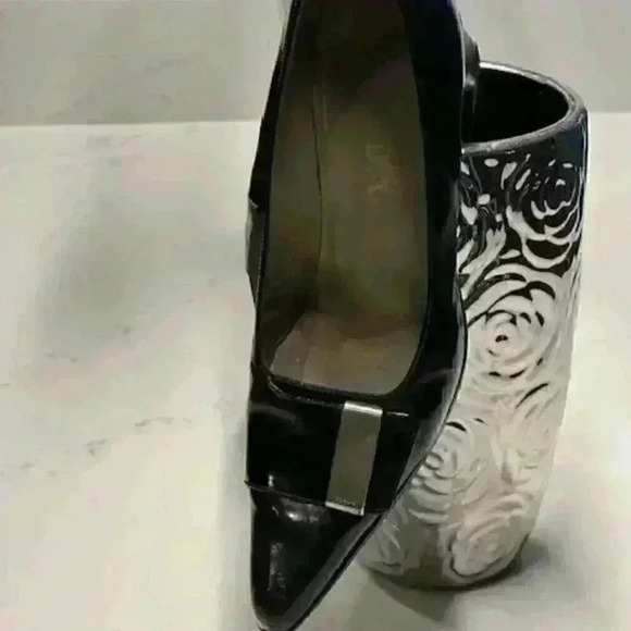 PRADA Black Leather Shoes with Point Toes and Chunky Heel - Picture 6 of 14